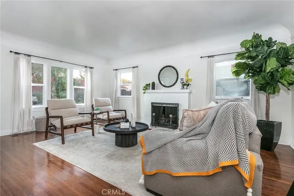 $925,000 | 466 Wickliffe Drive, Pasadena, CA 91104