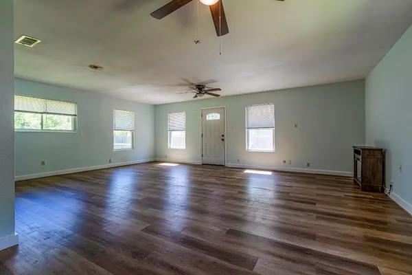 $1,400 | 314 Normagene Street, Livingston, TX 77351