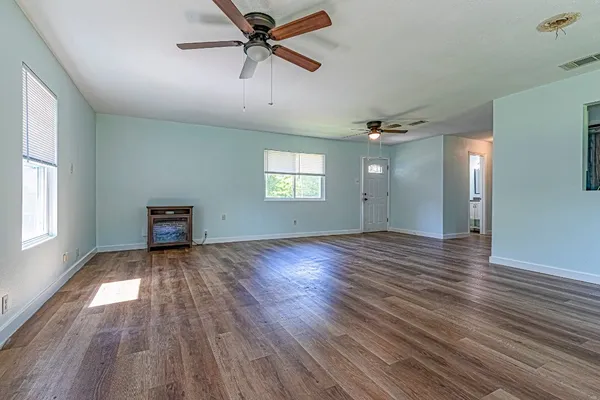 $1,400 | 314 Normagene Street, Livingston, TX 77351