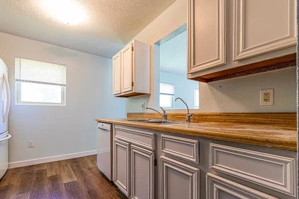 $1,400 | 314 Normagene Street, Livingston, TX 77351