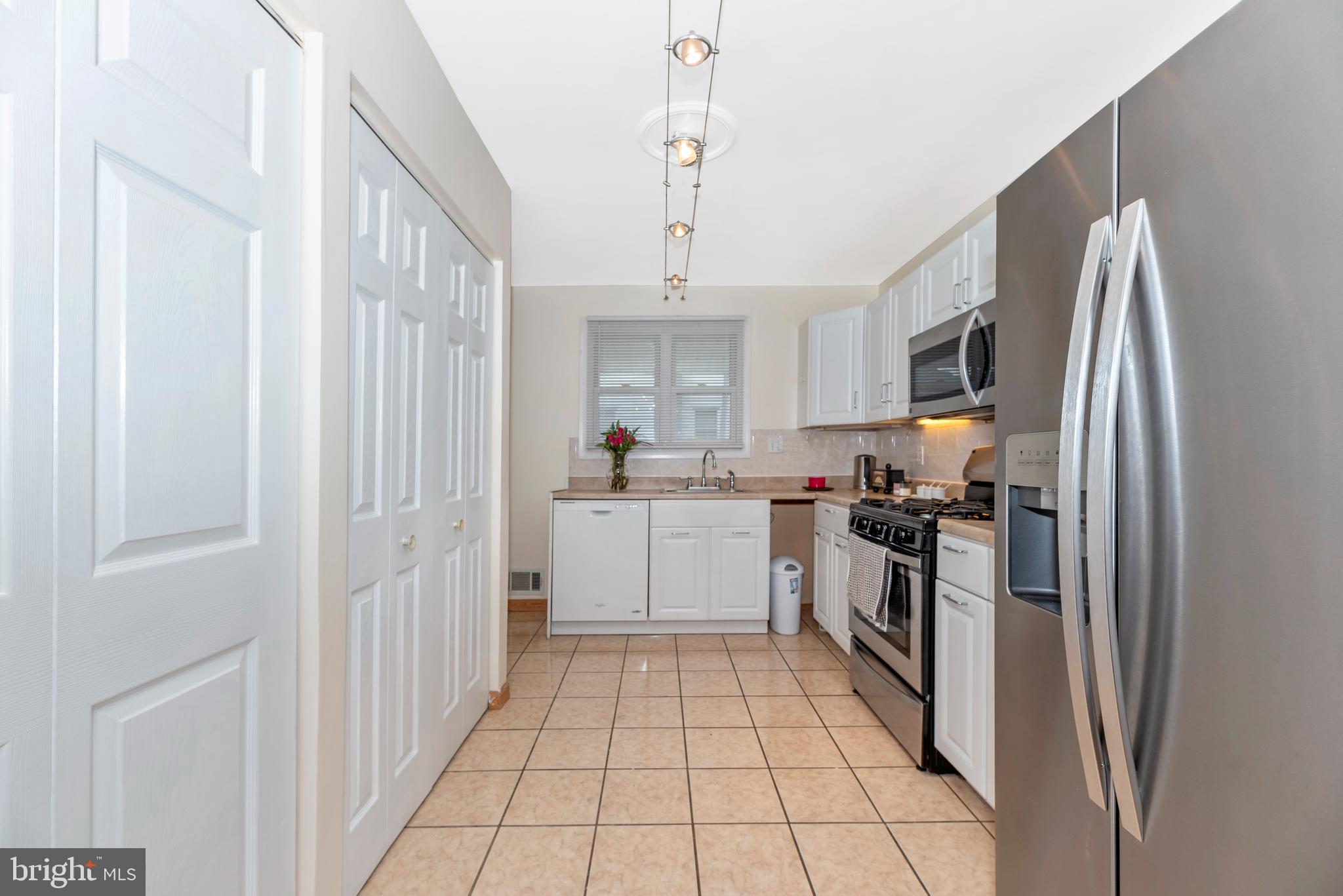 229 Homevale Road Reisterstown, MD 21136 - Photo 14 of 52 Kitchen