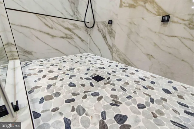 $647,500 | 67 Knight Drive, Mount Jackson, VA 22842