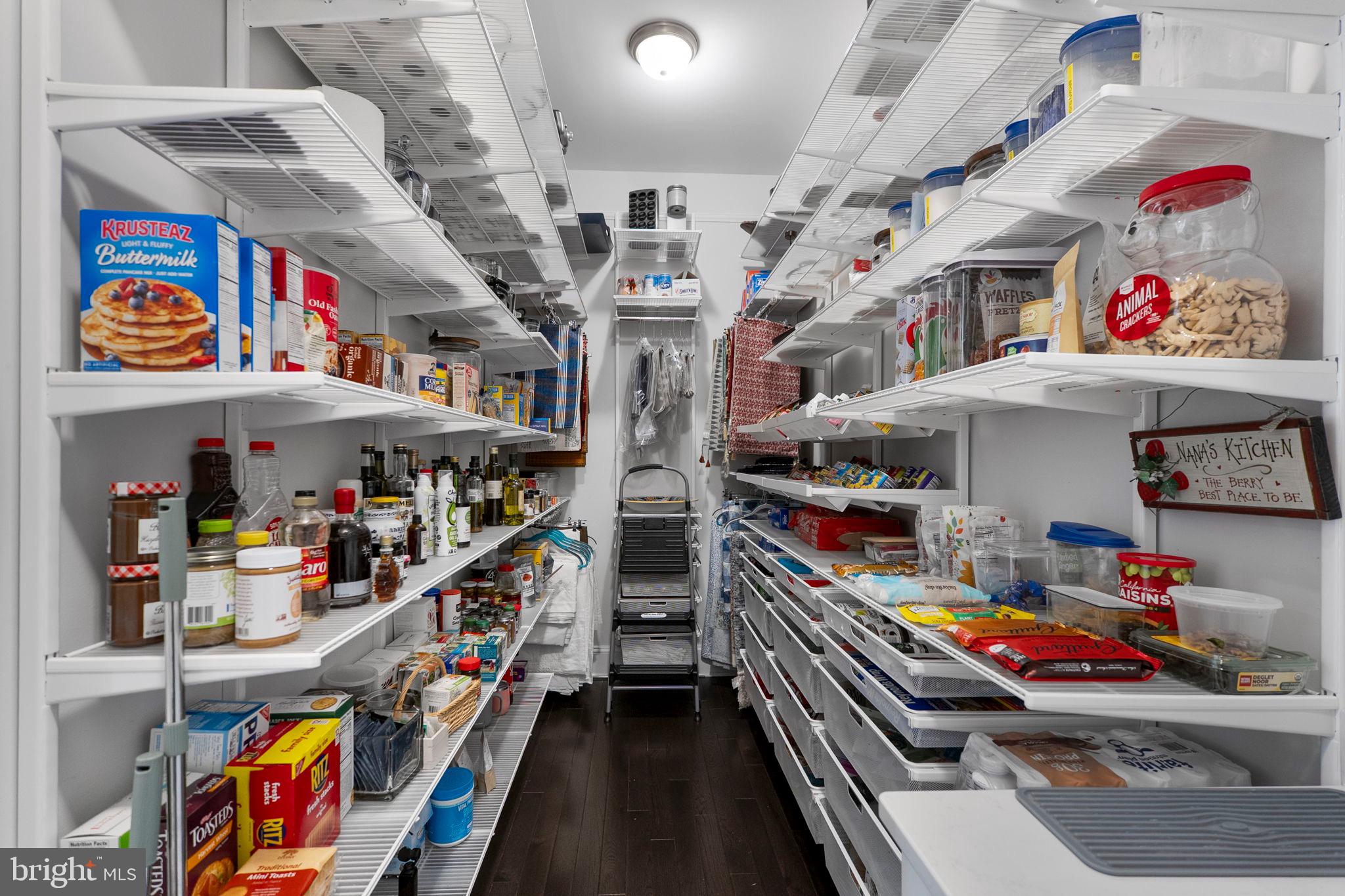 11760 Glen Mill Road Potomac, MD 20854 - Photo 20 of 64 Butler's pantry