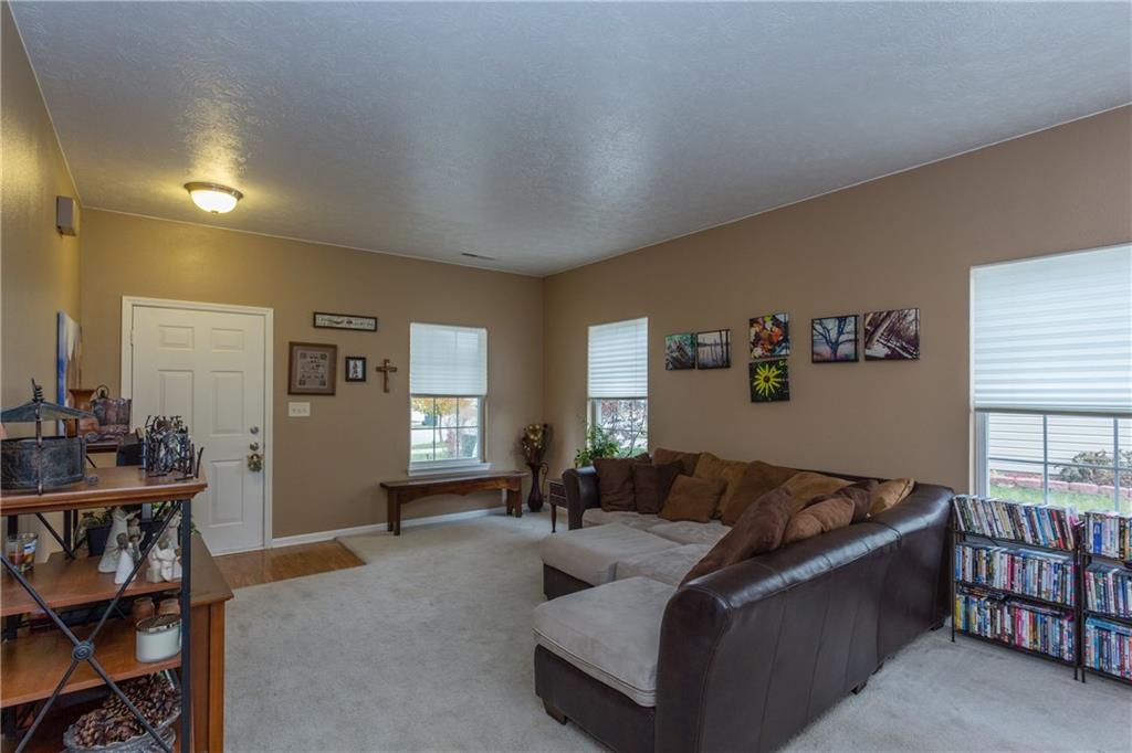 180 Rambling Road Greenfield, IN 46140 - Photo 4 of 19