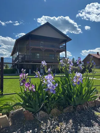 $990,000 | 3842 Whitecap Drive, Island Park, ID 83429