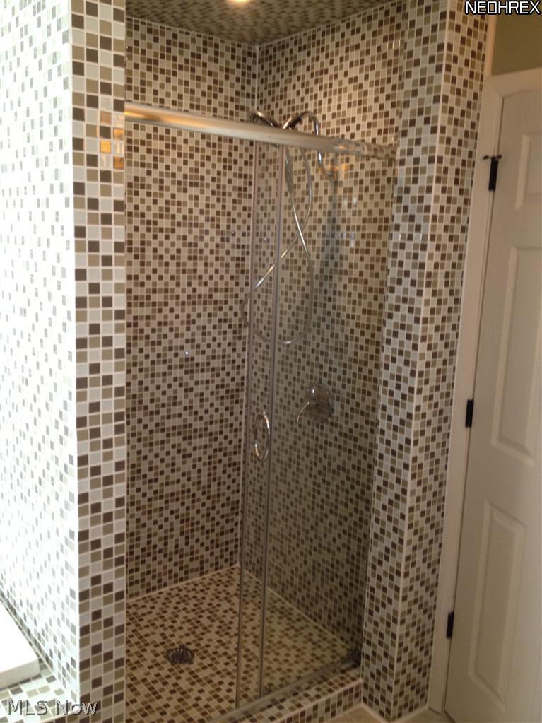 16964 Woodleaf Road Strongsville, OH 44136 - Photo 15 of 25 Gallery Image 15