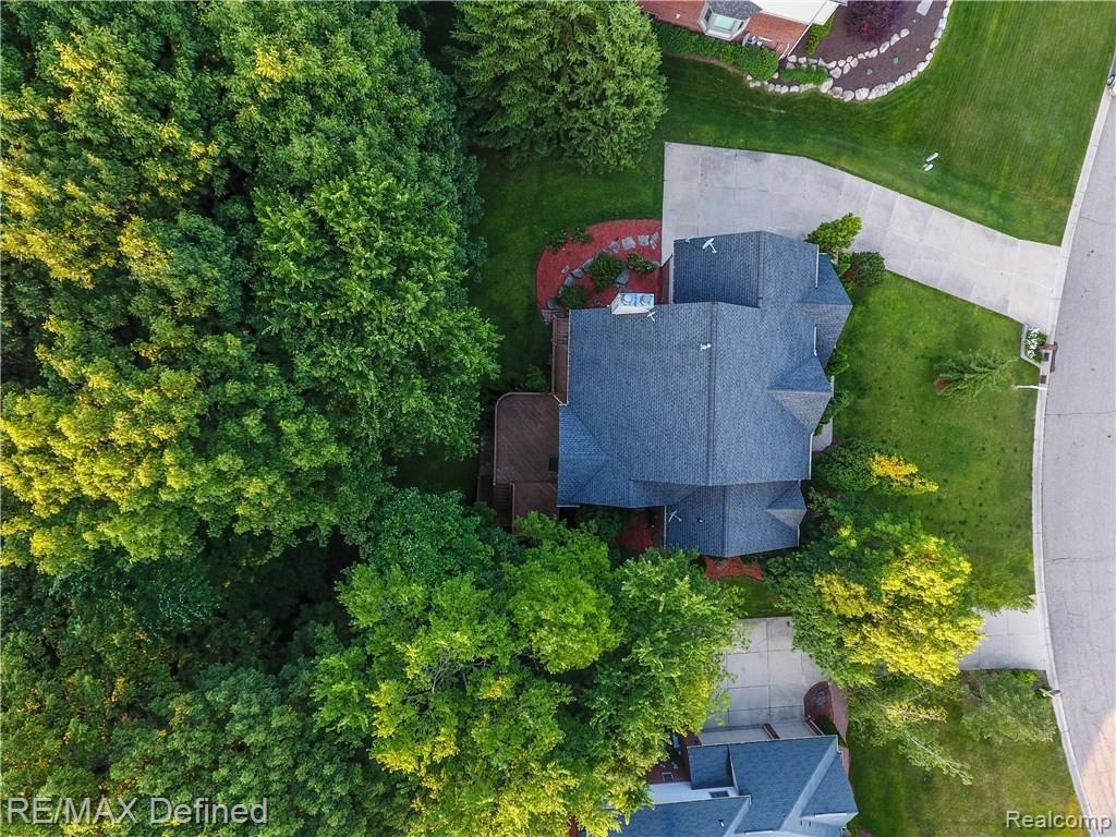 950 Ridgeline Court Lake Orion, MI 48360 - Photo 9 of 48