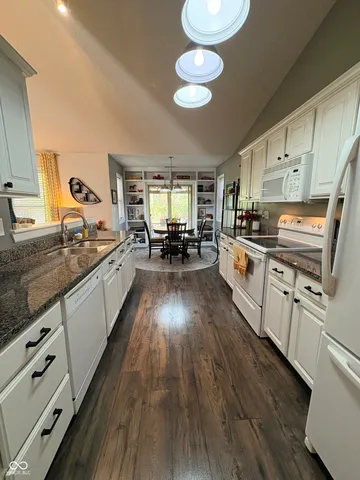 $334,900 | 7356 Oakview Drive, Avon, IN 46123