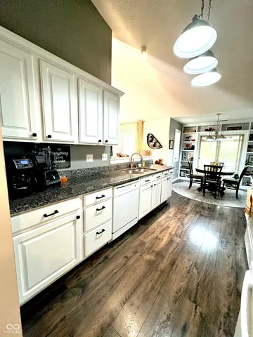 $334,900 | 7356 Oakview Drive, Avon, IN 46123