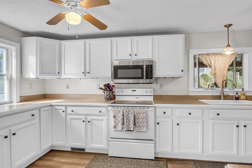 31 Maple Avenue Rutland, MA 01543 - Photo 12 of 40