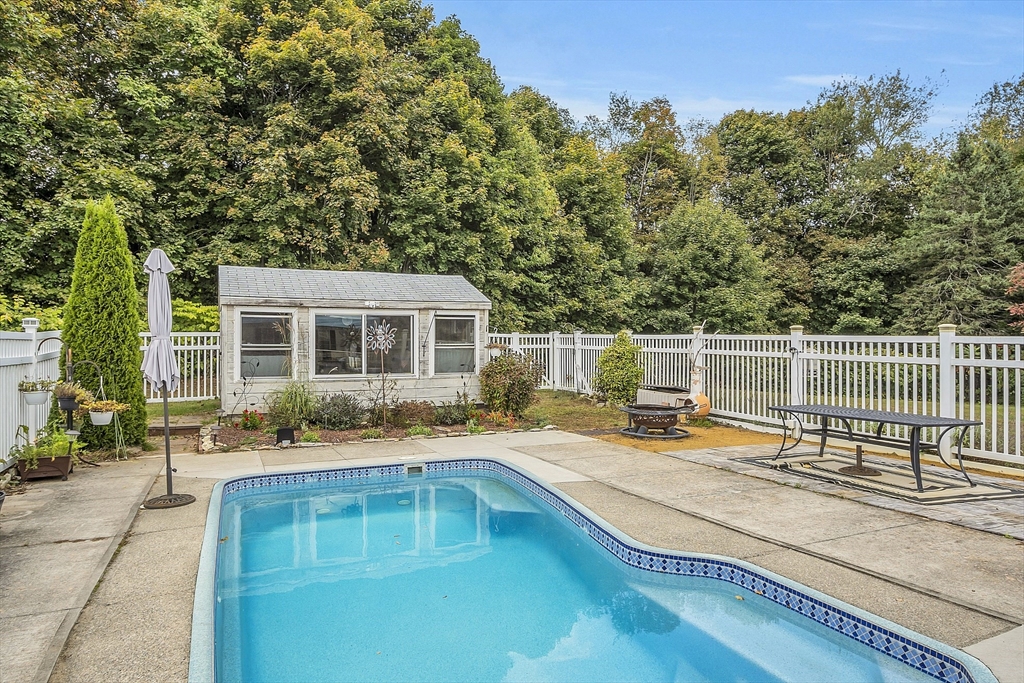 31 Maple Avenue Rutland, MA 01543 - Photo 6 of 40