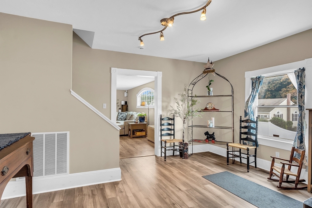 31 Maple Avenue Rutland, MA 01543 - Photo 10 of 40