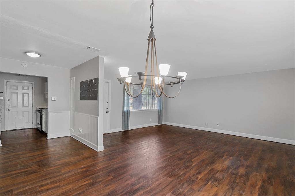 2504 South Fielder Road Arlington, TX 76015 - Photo 3 of 18