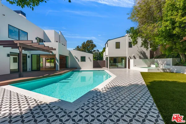$36,000 | 382 Aderno Way, Pacific Palisades, CA 90272