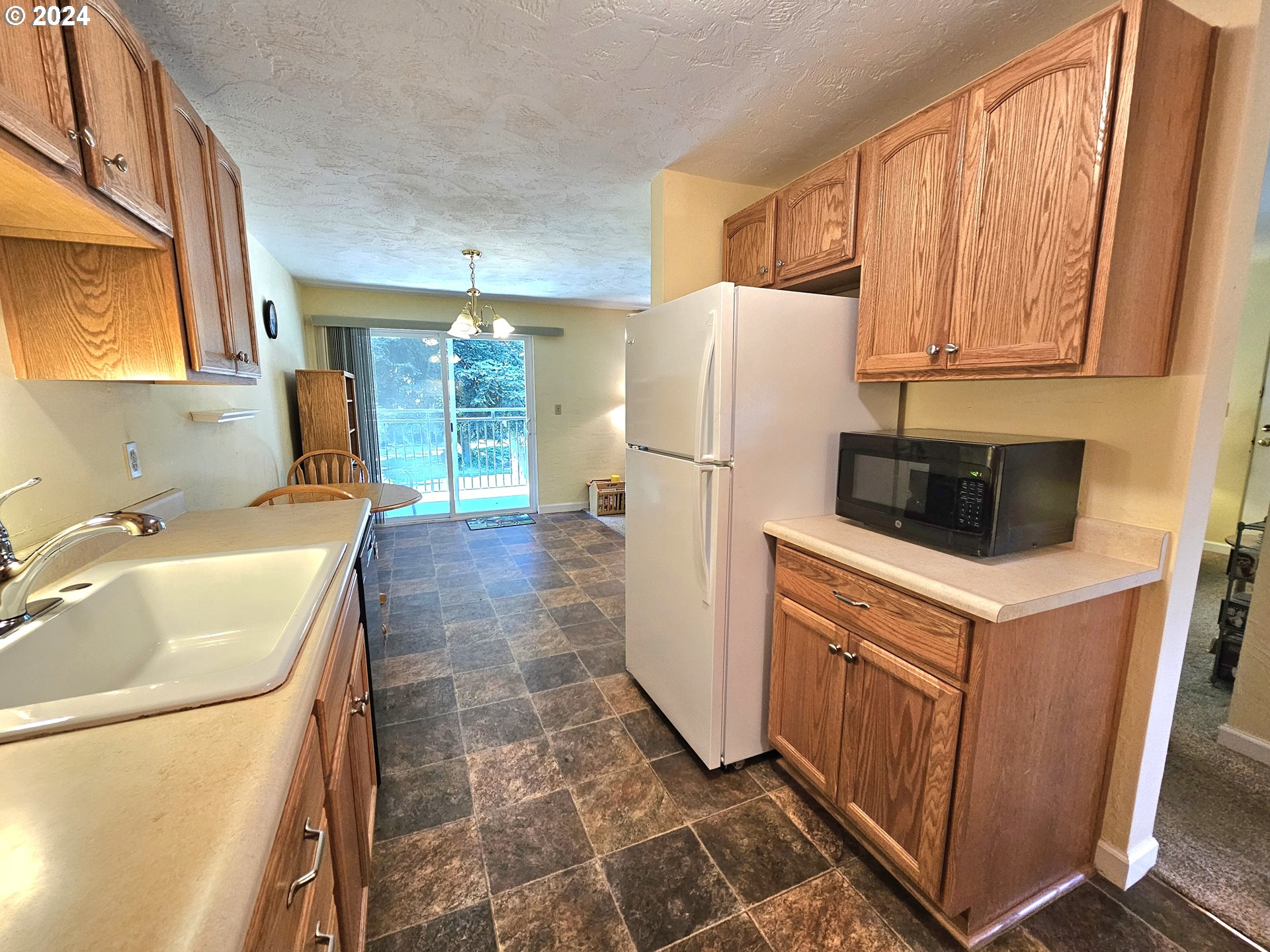 599 Coburg Road, Unit 7A Eugene, OR 97401 - Photo 12 of 38 Gallery Image 12
