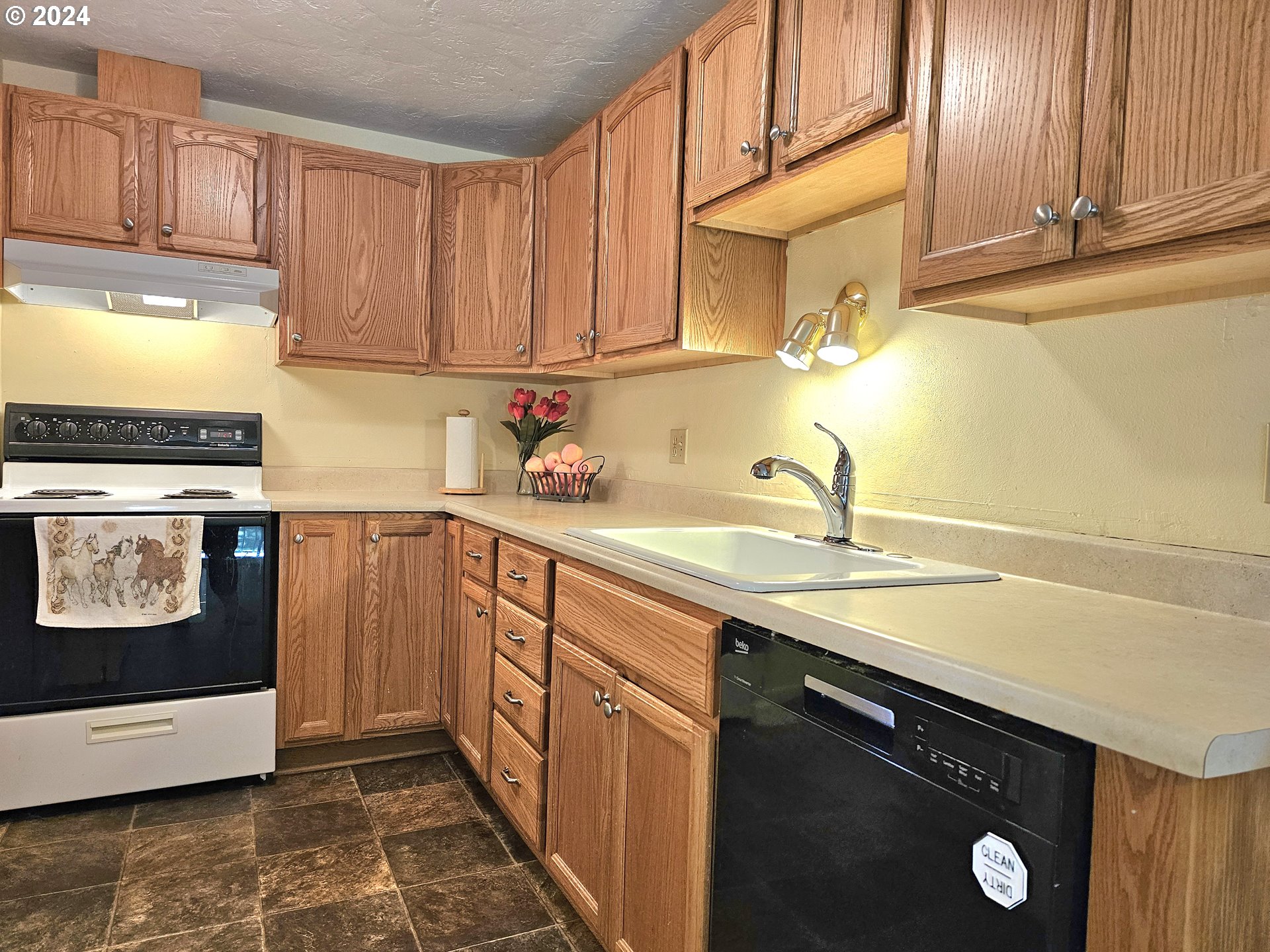 599 Coburg Road, Unit 7A Eugene, OR 97401 - Photo 13 of 38 Gallery Image 13