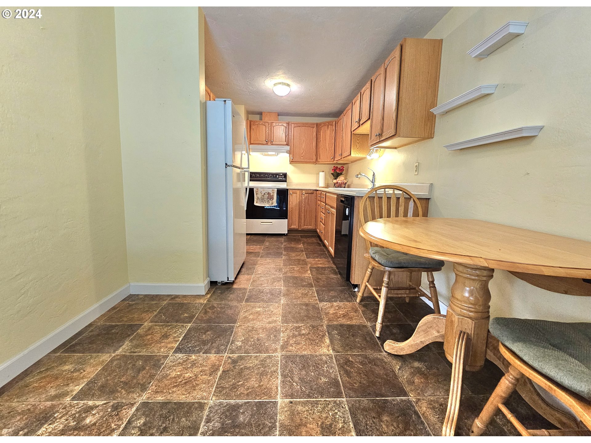 599 Coburg Road, Unit 7A Eugene, OR 97401 - Photo 16 of 38 Gallery Image 16