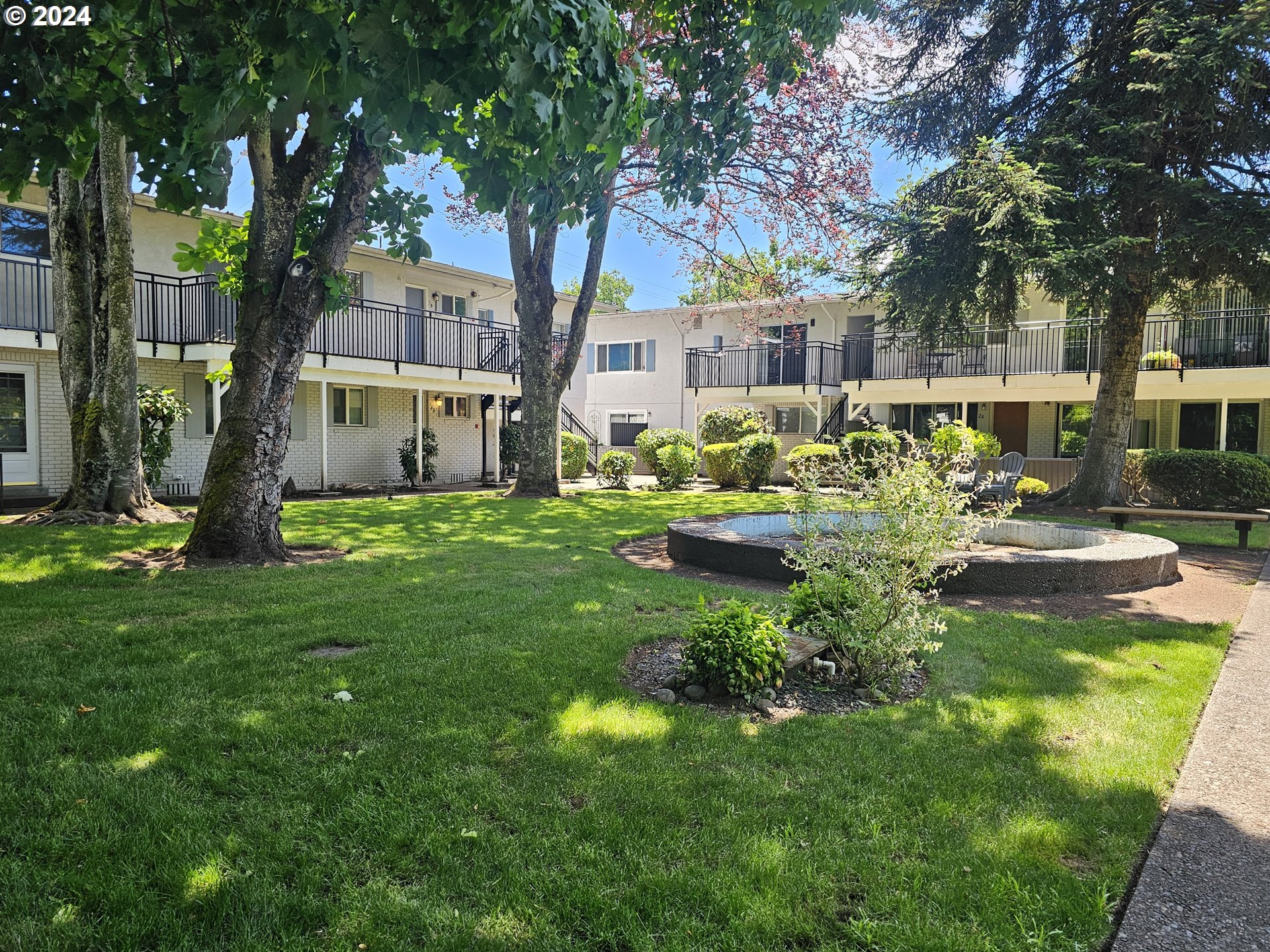599 Coburg Road, Unit 7A Eugene, OR 97401 - Photo 2 of 38 Gallery Image 2