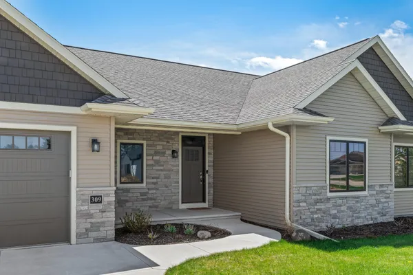 $609,900 | 309 Drumlin Loop, Ripon, WI 54971