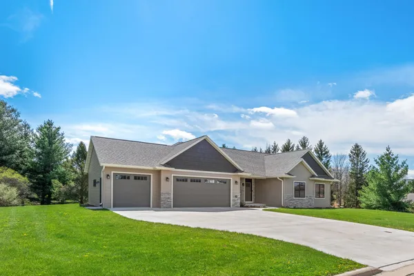 $609,900 | 309 Drumlin Loop, Ripon, WI 54971