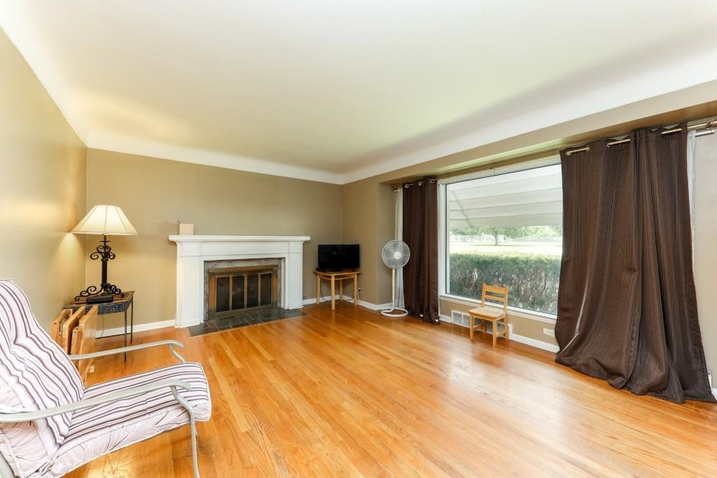 27231 Five Mile Road Redford, MI 48239 - Photo 2 of 16 Photo 2