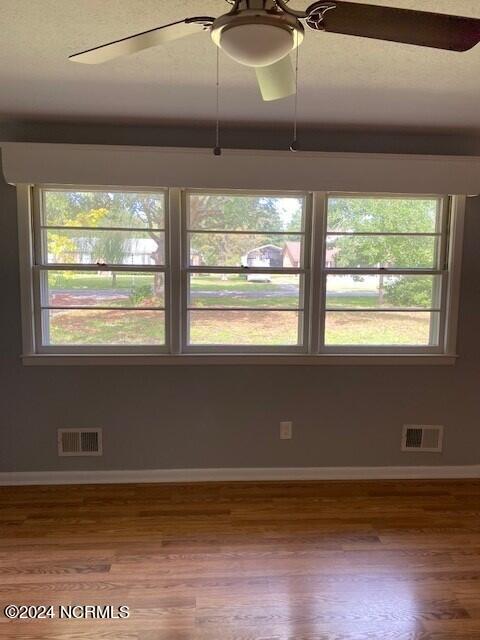 3223 Chalmers Drive Wilmington, NC 28409 - Photo 12 of 45 3223-40