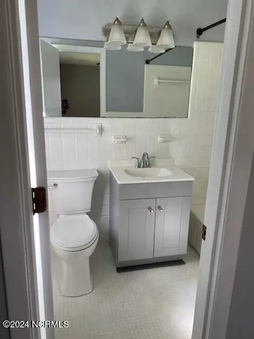 $2,000 | 3223 Chalmers Drive, Wilmington, NC 28409