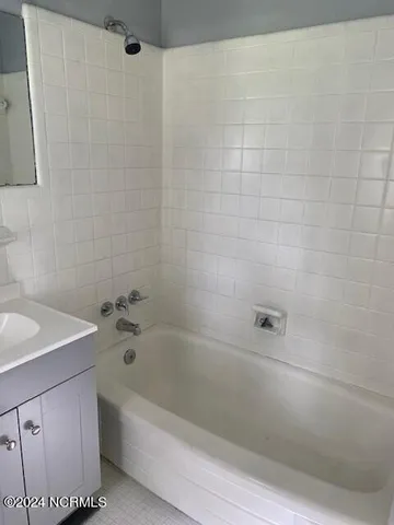 $2,000 | 3223 Chalmers Drive, Wilmington, NC 28409