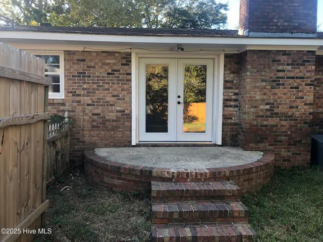 $2,000 | 3223 Chalmers Drive, Wilmington, NC 28409