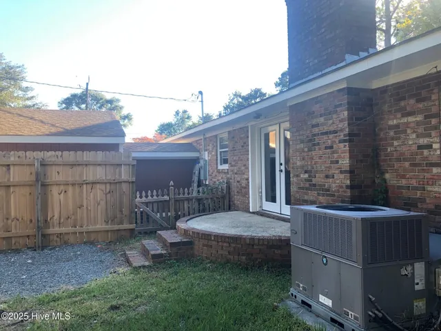 $2,000 | 3223 Chalmers Drive, Wilmington, NC 28409