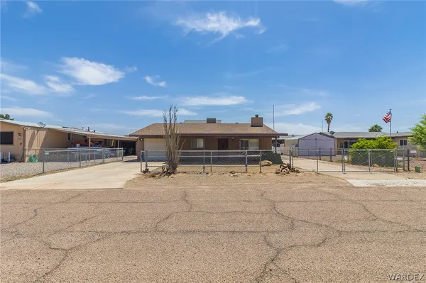 $330,000 | 8294 Smoke Tree Lane, Mohave Valley, AZ 86440