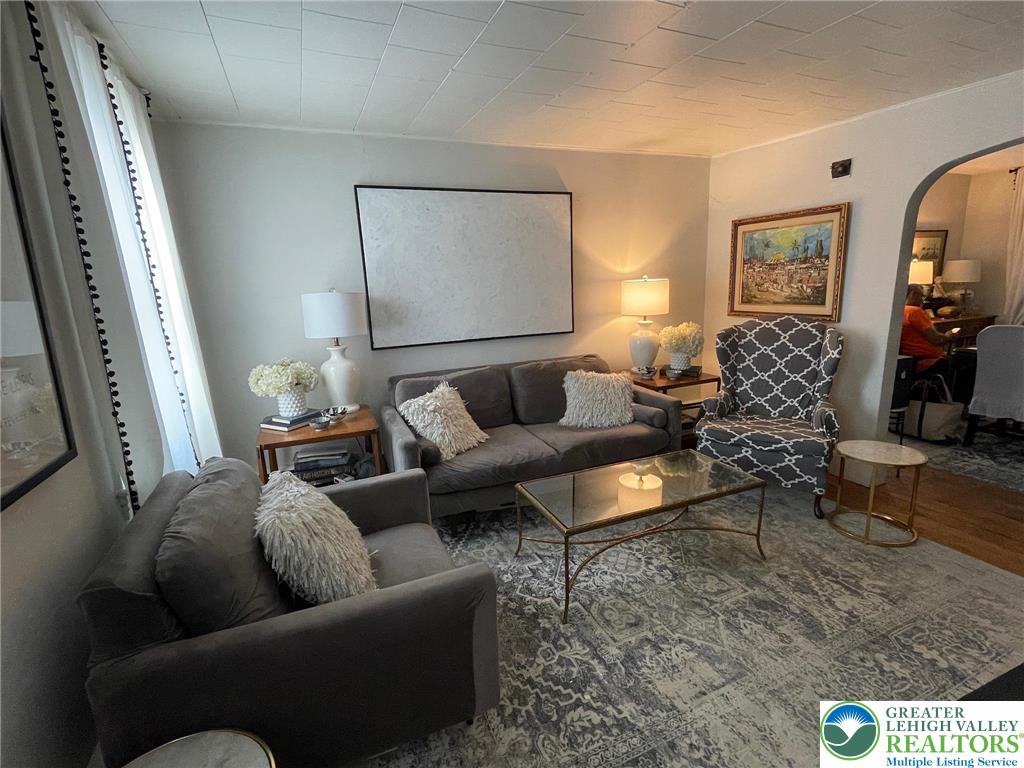 201 Spring Street Easton, PA 18042 - Photo 9 of 27 Beautifully decorated, giving a glimpse into what could be