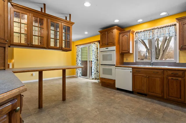 $499,000 | 1191 Shady Oaks Drive, Ann Arbor, MI 48103