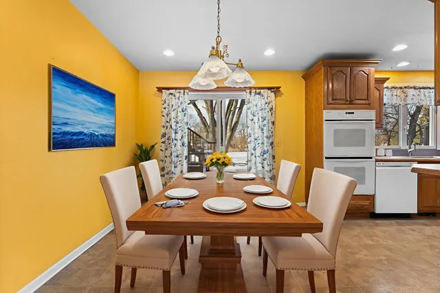 $499,000 | 1191 Shady Oaks Drive, Ann Arbor, MI 48103