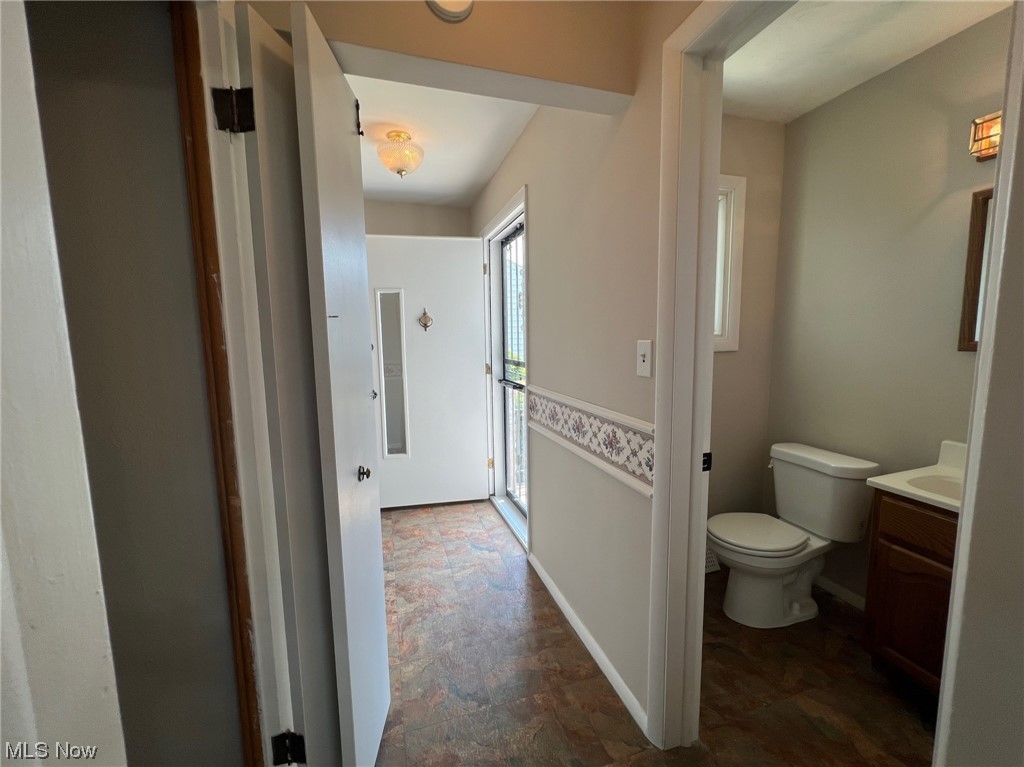 1075 Clearview Road Cleveland, OH 44124 - Photo 13 of 20 Gallery Image 13