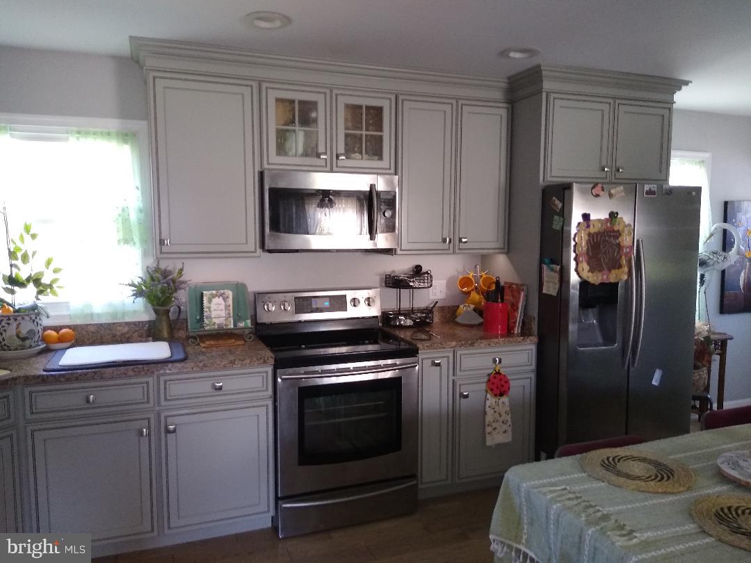 9545 Dubois Road Charlotte Hall, MD 20622 - Photo 3 of 32 Kitchen