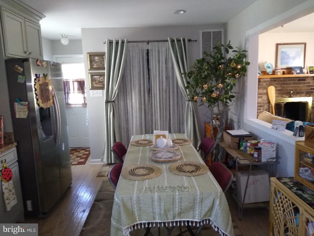 9545 Dubois Road Charlotte Hall, MD 20622 - Photo 5 of 32 Eat in Country Kitchen