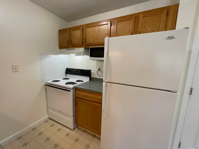 $1,669 | 3961 Old Brown Avenue, Unit 64, Manchester, NH 03103