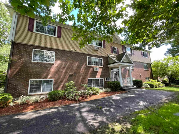$1,669 | 3961 Old Brown Avenue, Unit 64, Manchester, NH 03103