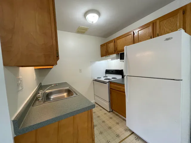 $1,669 | 3961 Old Brown Avenue, Unit 64, Manchester, NH 03103