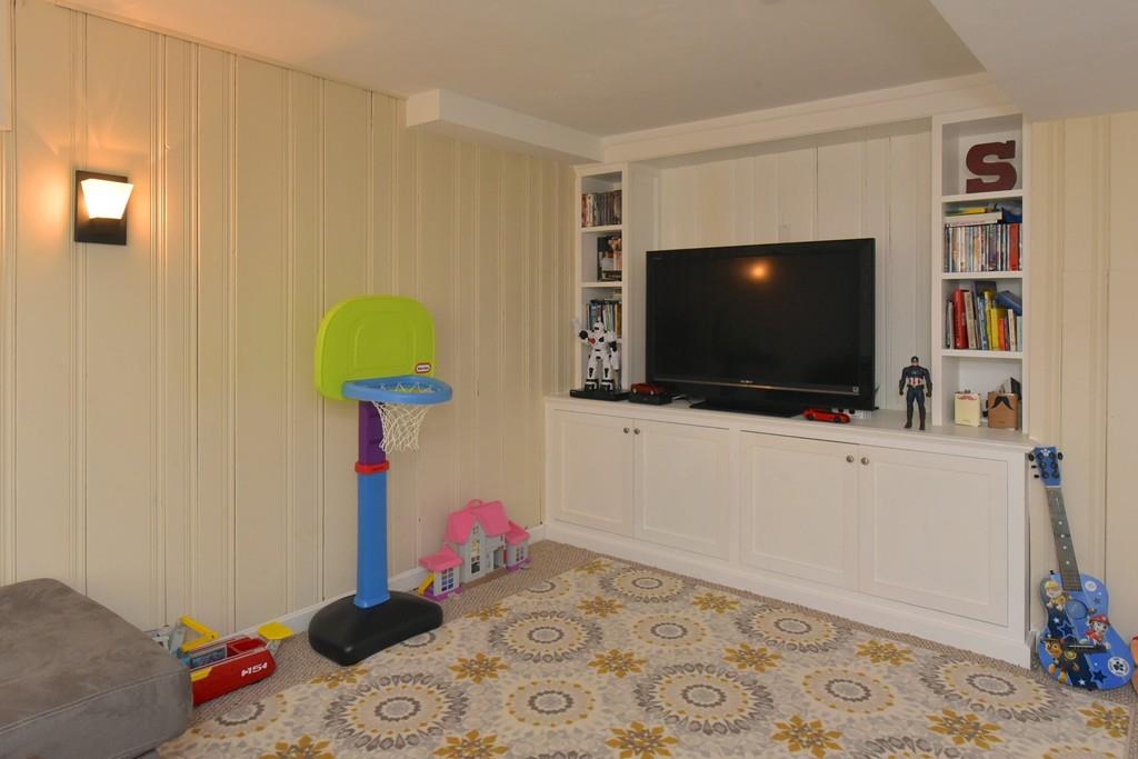 36 Stratford Road Natick, MA 01760 - Photo 33 of 40