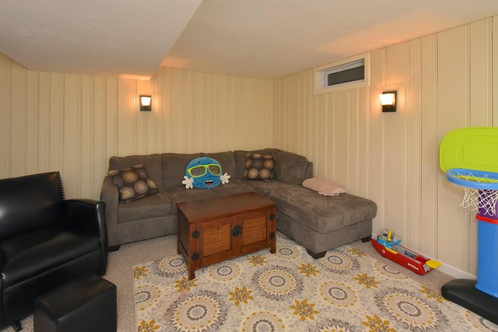 36 Stratford Road Natick, MA 01760 - Photo 34 of 40