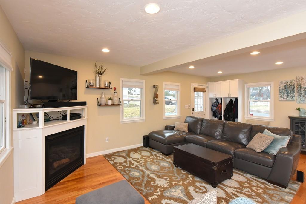 36 Stratford Road Natick, MA 01760 - Photo 4 of 40
