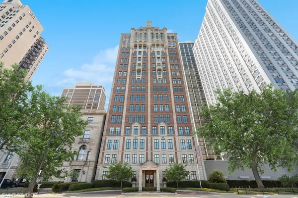 $2,995,000 | 1540 North Lake Shore Drive, Unit 8N, Chicago, IL 60610