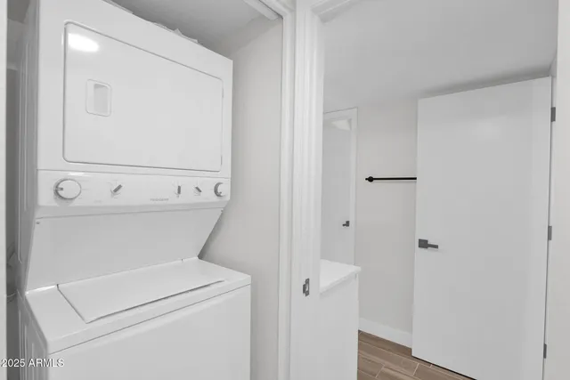 a close up view of a washer and dryer