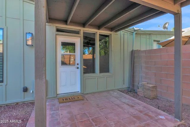 a view of an entryway of house
