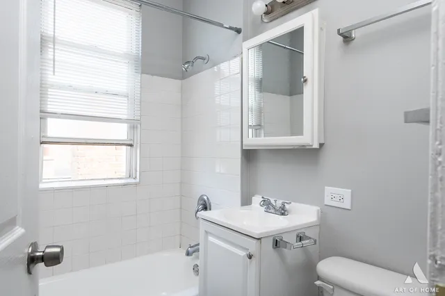 $1,500 | 1229 East 71st Street, Unit 2, Chicago, IL 60619