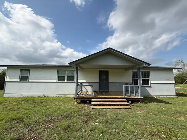 $340,000 | 281 Oak Road, Harper, TX 78631