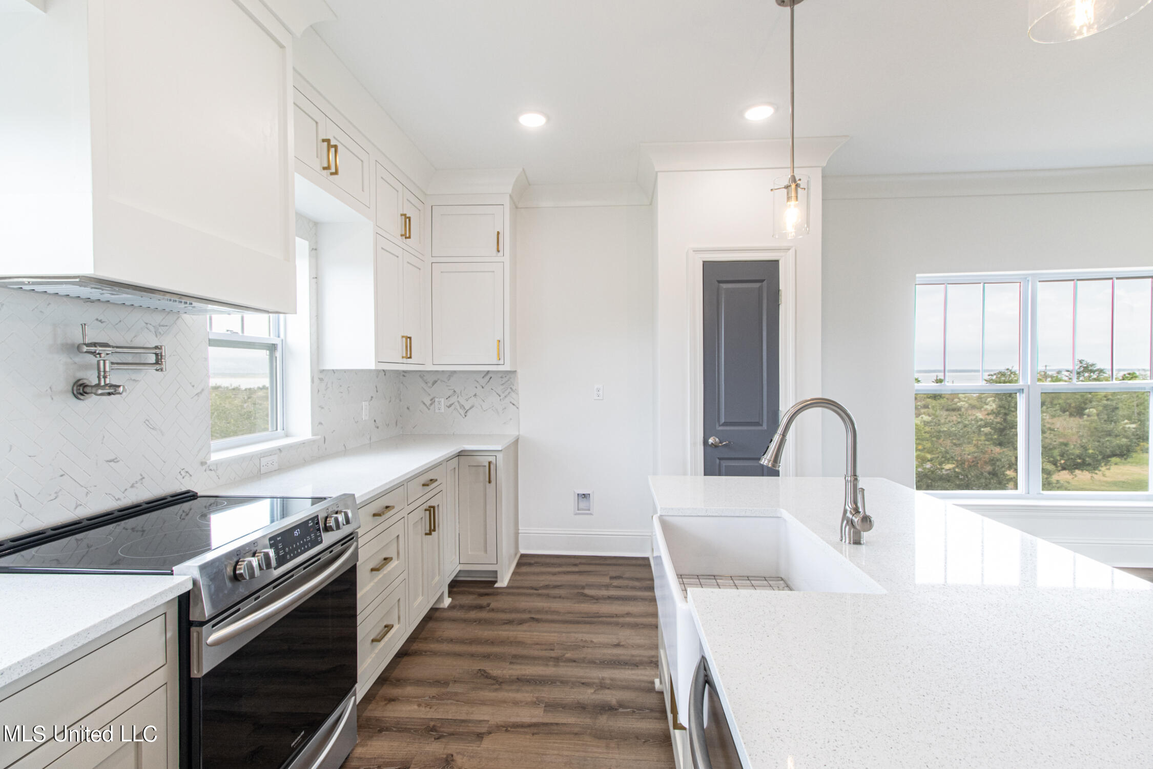 107 Pine Tree Road Bay St. Louis, MS 39520 - Photo 16 of 41 Kitchen 4