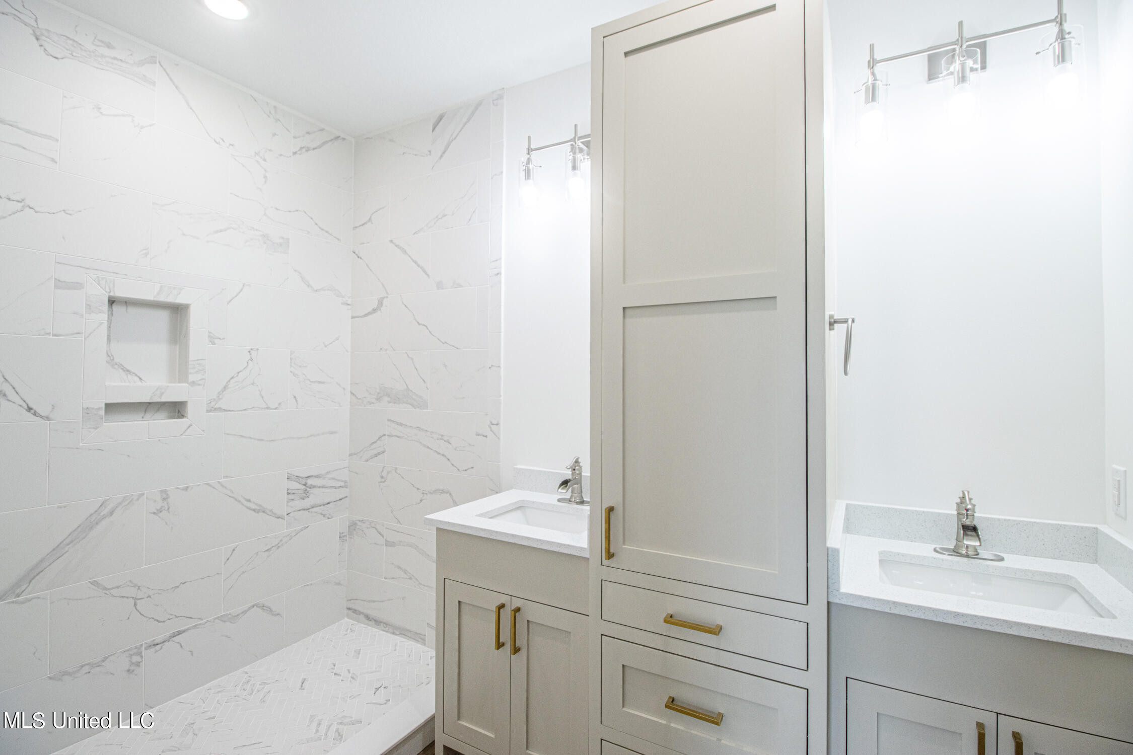 107 Pine Tree Road Bay St. Louis, MS 39520 - Photo 22 of 41 Primary Bathroom 1